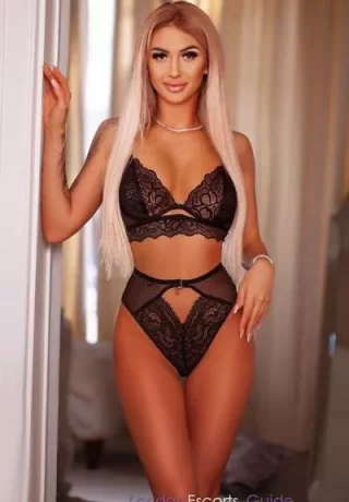 Ligia busty elite 400£/Hour