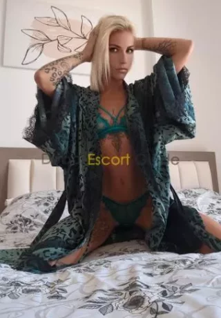 Amelia, french girl 1200AED/Hour
